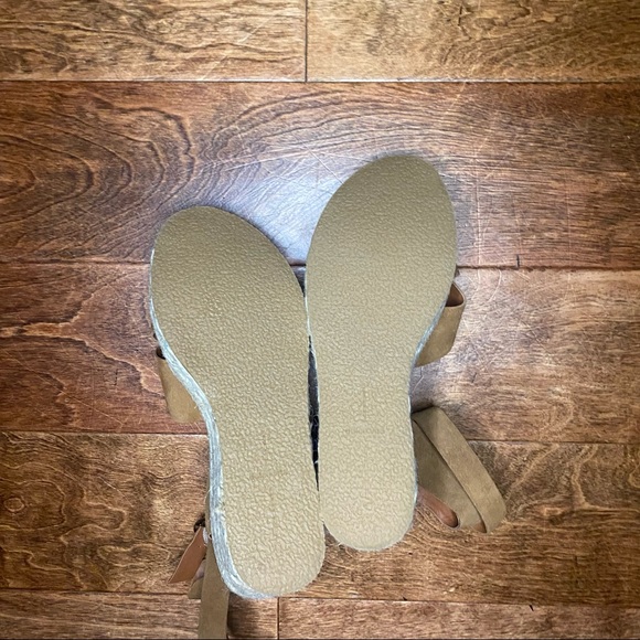 NWOT Dolce Vita wedges - Picture 4 of 6